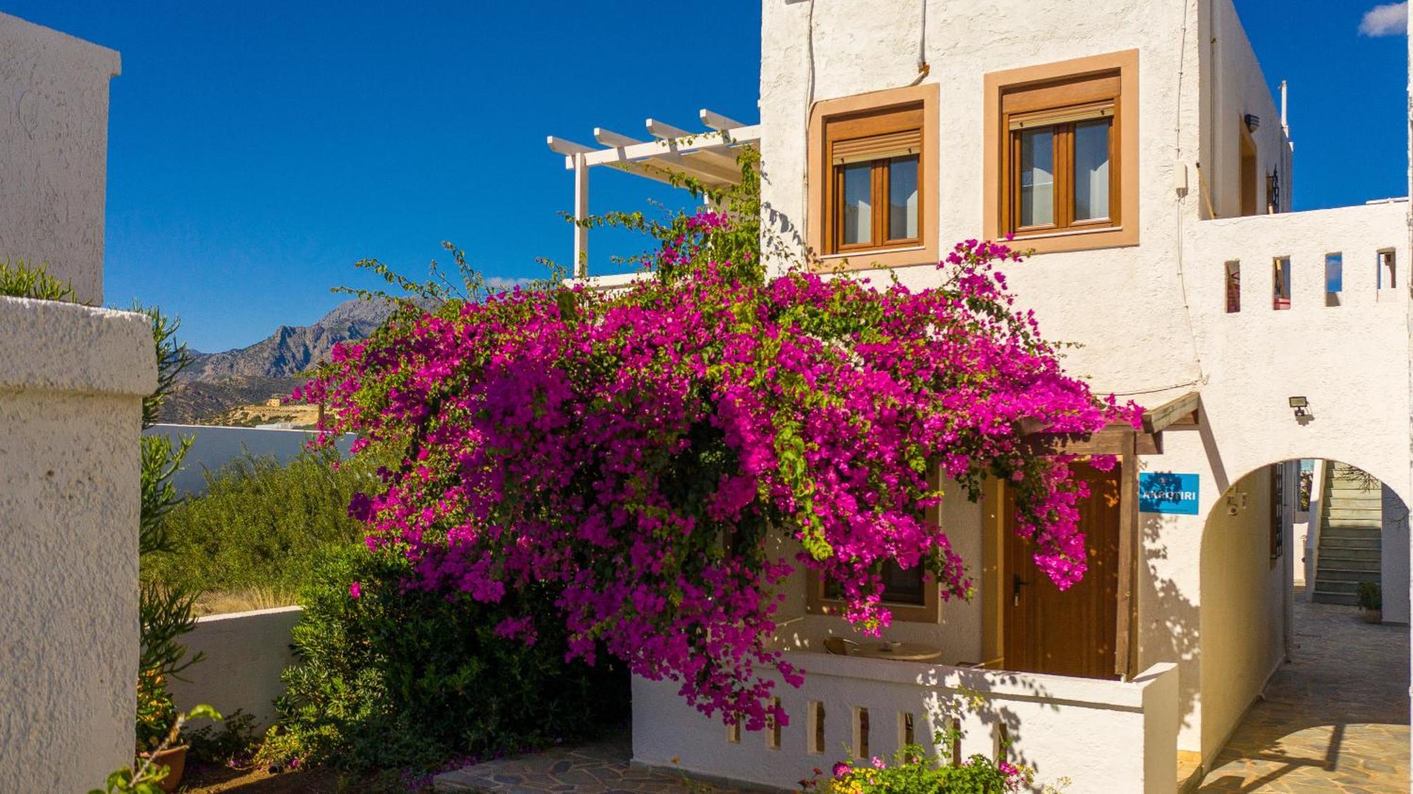 Akrotiri * Makrýgialos